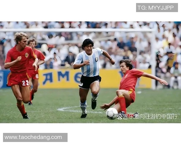 聚焦足球现役十大球星二号人物 揭秘他的技战术特点与影响力